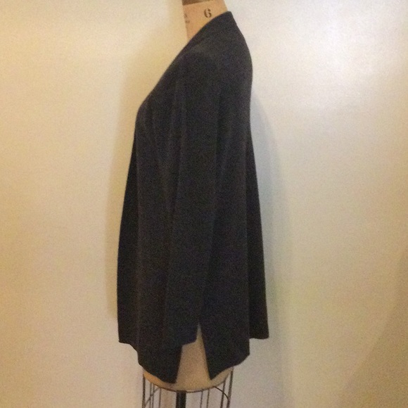 Crossing point will open front cardigan - Picture 3 of 7